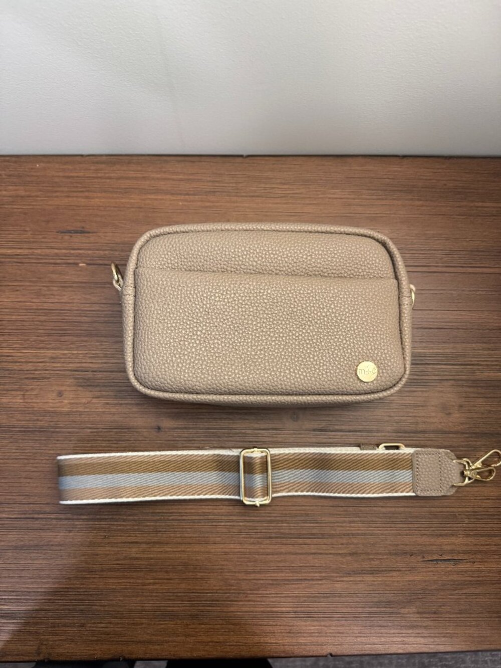 Modern + Chic Willow Convertible Crossbody Bag - Taupe Nwot